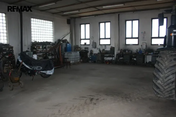 Pronájem komerční nemovitosti, Oslov, 430 m2
