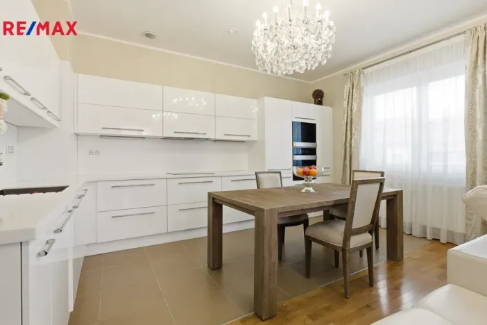 Prodej bytu 3+kk, Karlovy Vary, Jateční, 100 m2