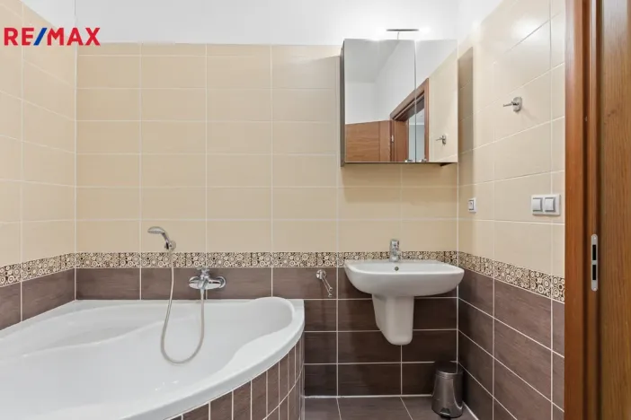 Prodej bytu 3+kk, Karlovy Vary, Jateční, 100 m2