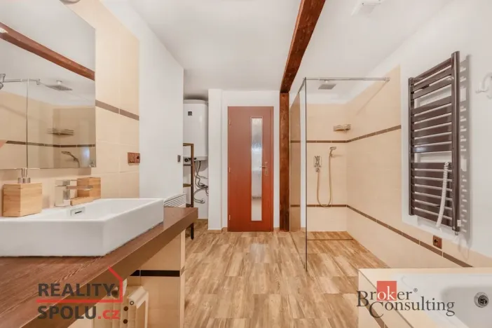 Prodej ubytování, Roprachtice, 460 m2