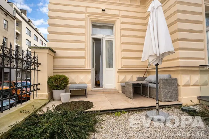 Pronájem bytu 2+kk, Praha - Vinohrady, U Zvonařky, 69 m2