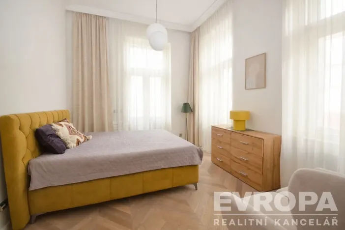 Pronájem bytu 2+kk, Praha - Vinohrady, U Zvonařky, 69 m2