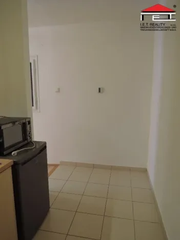 Pronájem bytu 1+kk, Praha - Michle, Nuselská, 46 m2