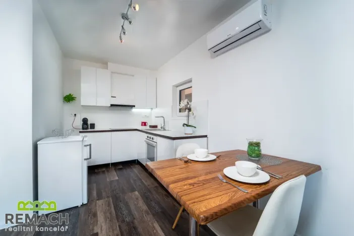 Pronájem bytu 2+kk, Uherské Hradiště, Jindřicha Pruchy, 144 m2