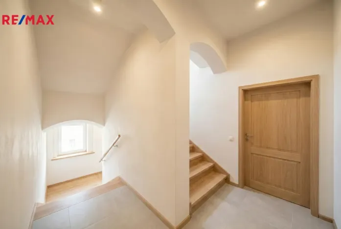 Prodej ubytování, Chodov, Nejdecká, 426 m2