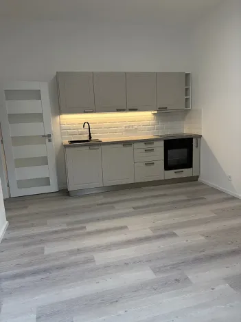 Pronájem bytu 2+kk, Praha, U plynárny, 48 m2