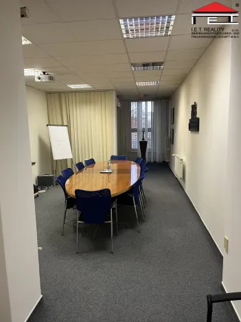 Pronájem obchodního prostoru, Ostrava, Halasova, 785 m2