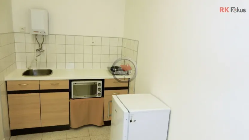 Pronájem bytu 1+kk, Moravské Budějovice, nám. ČSA, 40 m2