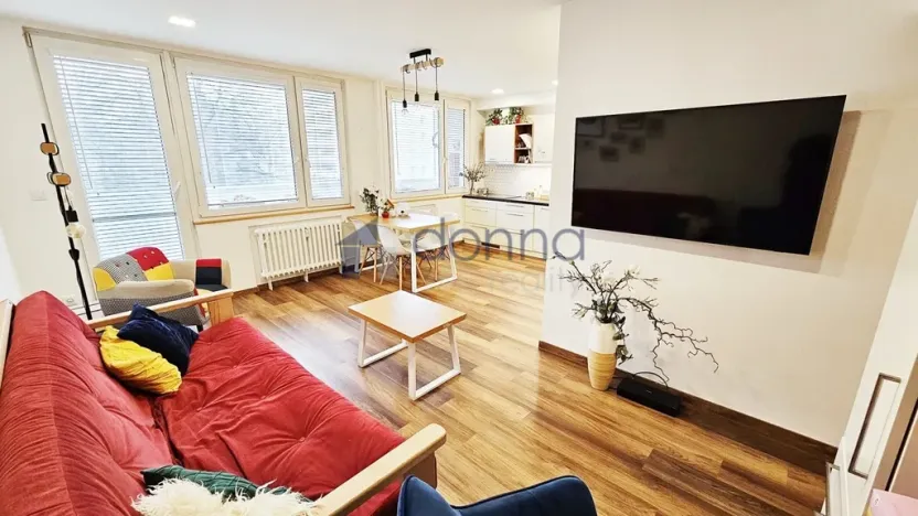 Pronájem bytu 3+kk, Praha, Molákova, 72 m2