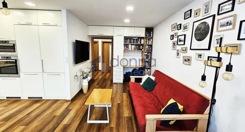 Pronájem bytu 3+kk, Praha, Molákova, 72 m2