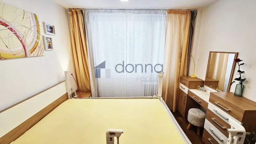 Pronájem bytu 3+kk, Praha, Molákova, 72 m2