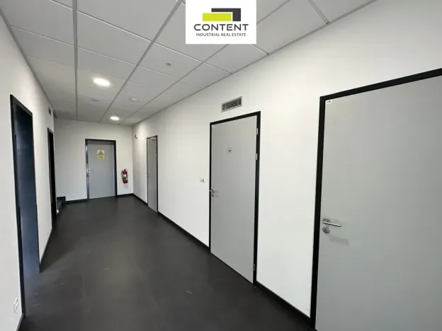 Pronájem skladu, Zápy, 4435 m2