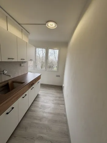 Pronájem bytu 3+1, Pardubice, Kosmonautů, 56 m2