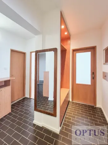 Pronájem bytu 4+1, Praha - Kobylisy, Chabařovická, 97 m2