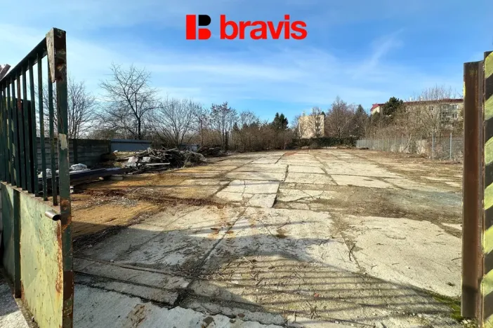 Pronájem komerčního pozemku, Brno, Holzova, 2090 m2