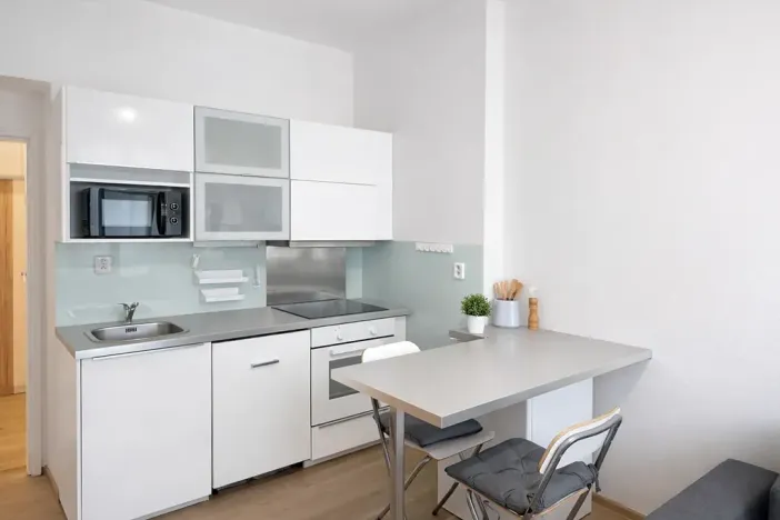 Pronájem bytu 2+kk, Praha - Karlín, 50 m2