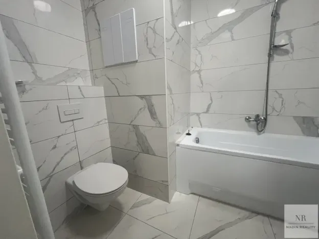 Pronájem bytu 1+1, Karlovy Vary, Koptova, 55 m2