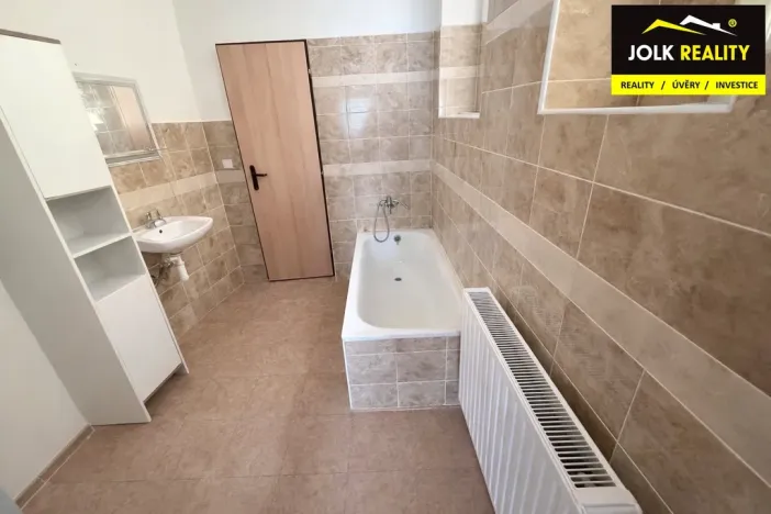 Pronájem bytu 3+1, Opava, Na Valech, 89 m2