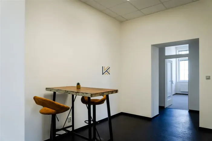 Pronájem kanceláře, Praha - Smíchov, Nádražní, 98 m2