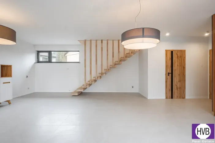 Pronájem rodinného domu, Květnice, Na Ladech, 114 m2