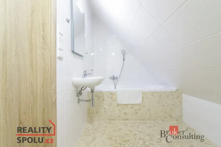 Prodej ubytování, Horní Lhota, 770 m2