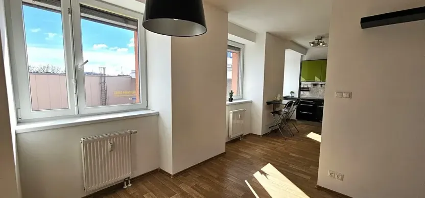Pronájem bytu 1+kk, Brno, Tkalcovská, 32 m2