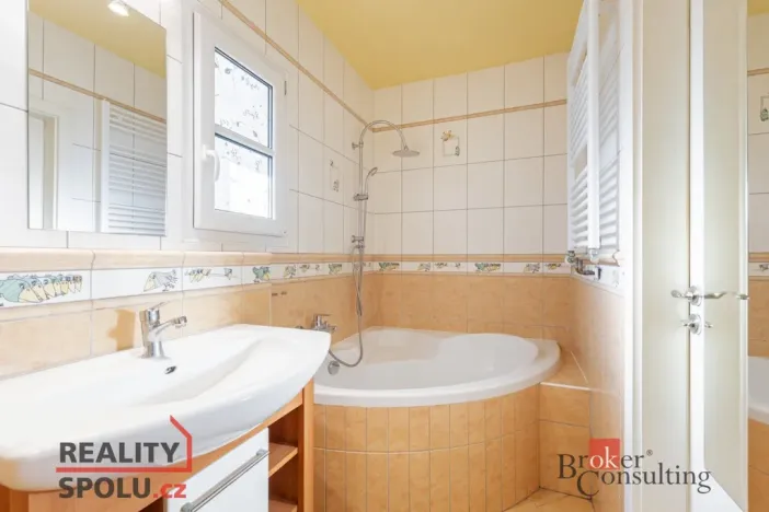 Prodej bytu 3+1, Uherský Brod, Obchodní, 69 m2