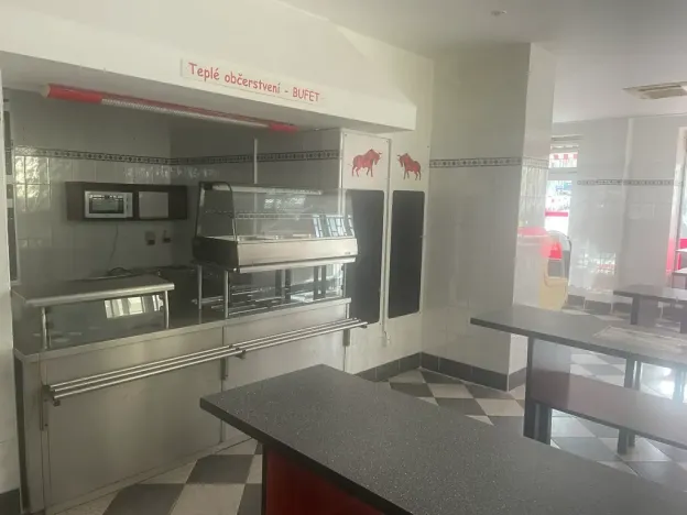 Pronájem obchodního prostoru, Kladno, T. G. Masaryka, 304 m2