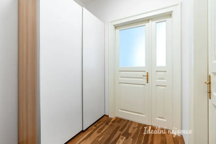 Pronájem bytu 2+kk, Praha - Žižkov, Krásova, 50 m2