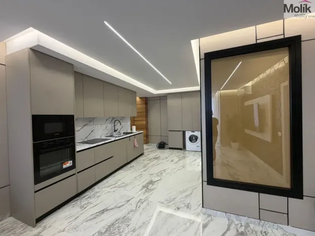 Prodej bytu 3+kk, Drač, 98 m2