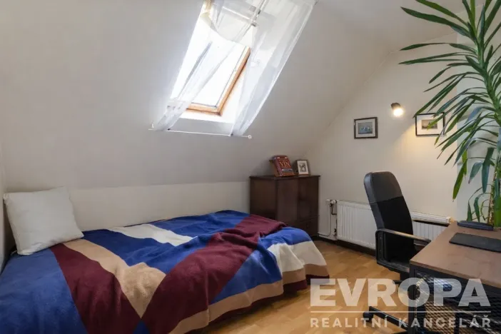 Prodej rodinného domu, Praha - Suchdol, Armádní, 196 m2