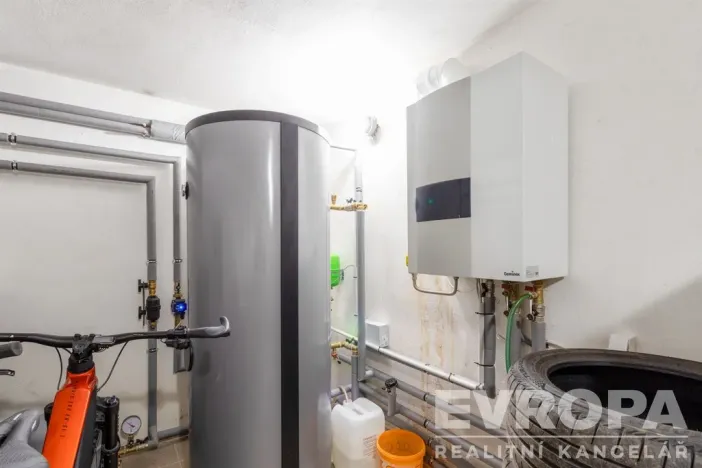 Prodej rodinného domu, Praha - Suchdol, Armádní, 196 m2