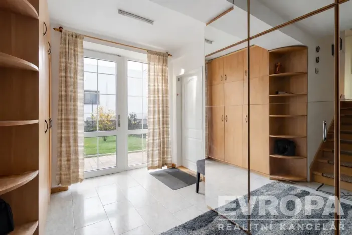 Prodej rodinného domu, Praha - Suchdol, Armádní, 196 m2