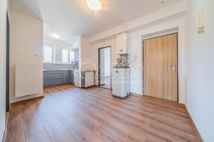 Pronájem bytu 3+1, Praha - Velká Chuchle, V úvoze, 80 m2