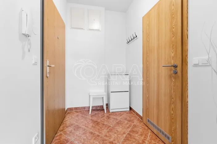 Prodej bytu 1+kk, Praha - Uhříněves, U uhříněveské obory, 39 m2