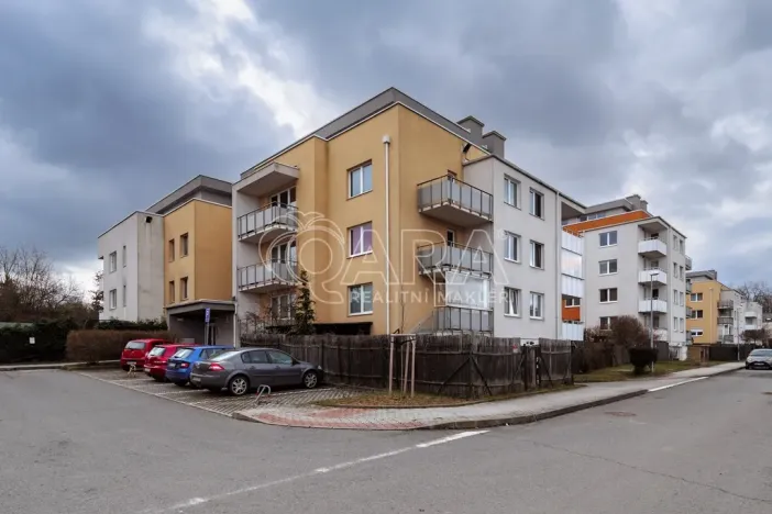 Prodej bytu 1+kk, Praha - Uhříněves, U uhříněveské obory, 39 m2