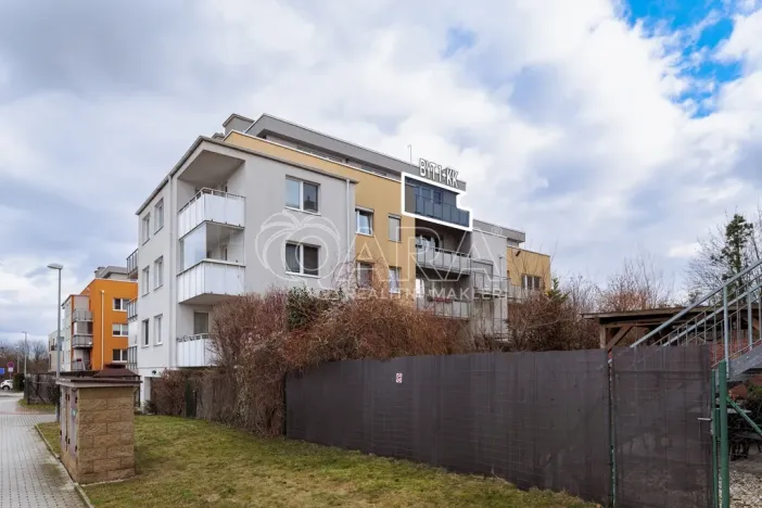 Prodej bytu 1+kk, Praha - Uhříněves, U uhříněveské obory, 39 m2