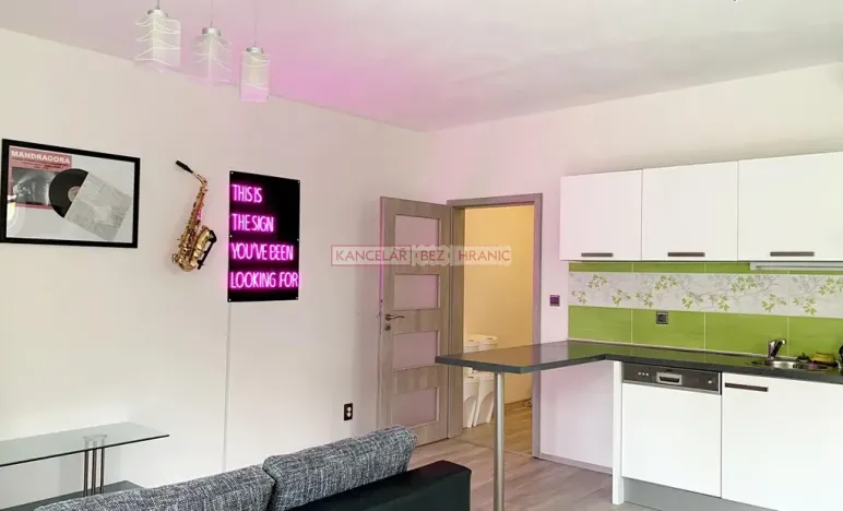 Pronájem bytu 2+kk, Tlučná, Pod Školkou, 69 m2