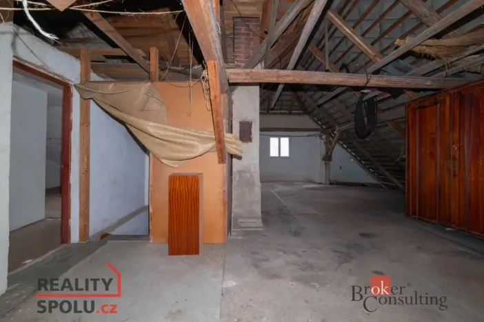 Prodej rodinného domu, Myslív, 280 m2