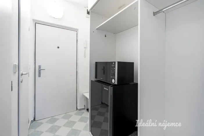 Pronájem bytu 1+kk, Praha - Braník, Vavřenova, 23 m2