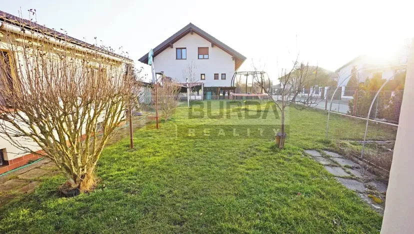 Pronájem rodinného domu, Neratovice, 246 m2