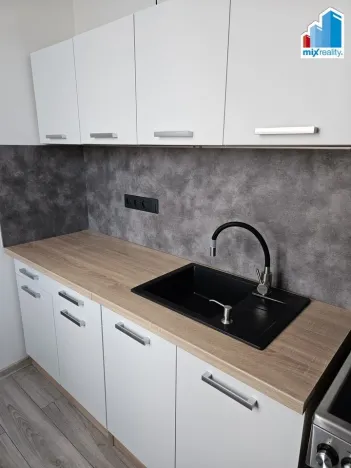 Pronájem bytu 2+kk, Plzeň, Lobezská, 46 m2