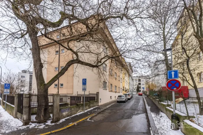 Prodej atypického bytu, Praha - Nusle, U Jezerky, 39 m2