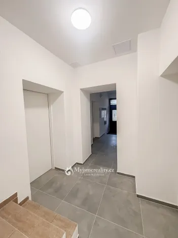 Pronájem bytu 1+kk, Znojmo, U Brány, 35 m2