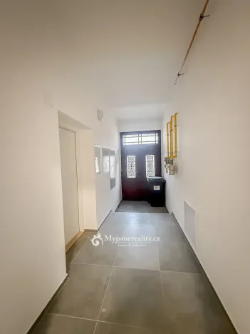 Pronájem bytu 1+kk, Znojmo, U Brány, 35 m2