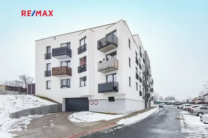 Pronájem bytu 1+kk, Plzeň, V Zahrádkách, 39 m2