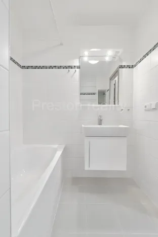 Pronájem bytu 1+kk, Praha - Troja, Písečná, 26 m2