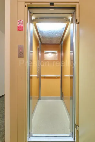 Pronájem bytu 1+kk, Praha - Troja, Písečná, 26 m2