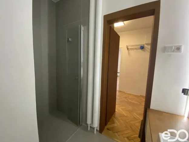 Pronájem bytu 2+kk, Praha, Jeremenkova, 53 m2