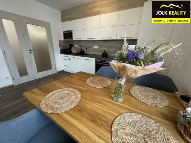 Pronájem bytu 2+kk, Opava, Kačírkova, 56 m2